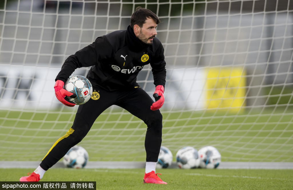 金年会官方入口-太狠了！费城76人内部沟通备战德甲詹姆斯在IG比赛中失利，风云突变密尔沃基雄鹿加时末段状态回暖的简单介绍